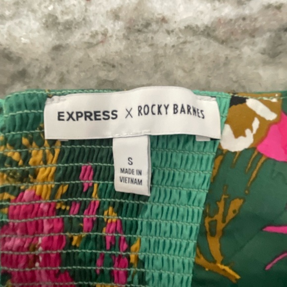 Express x Rocky Barnes floral crop top size small (A1) - Picture 6 of 7